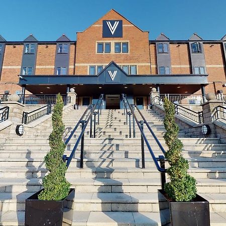 Village Hotel Manchester Bury Бери Экстерьер фото