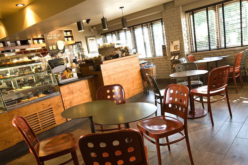 Village Hotel Manchester Bury Бери Экстерьер фото
