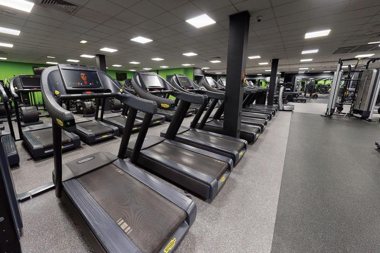 Village Hotel Manchester Bury Бери Экстерьер фото
