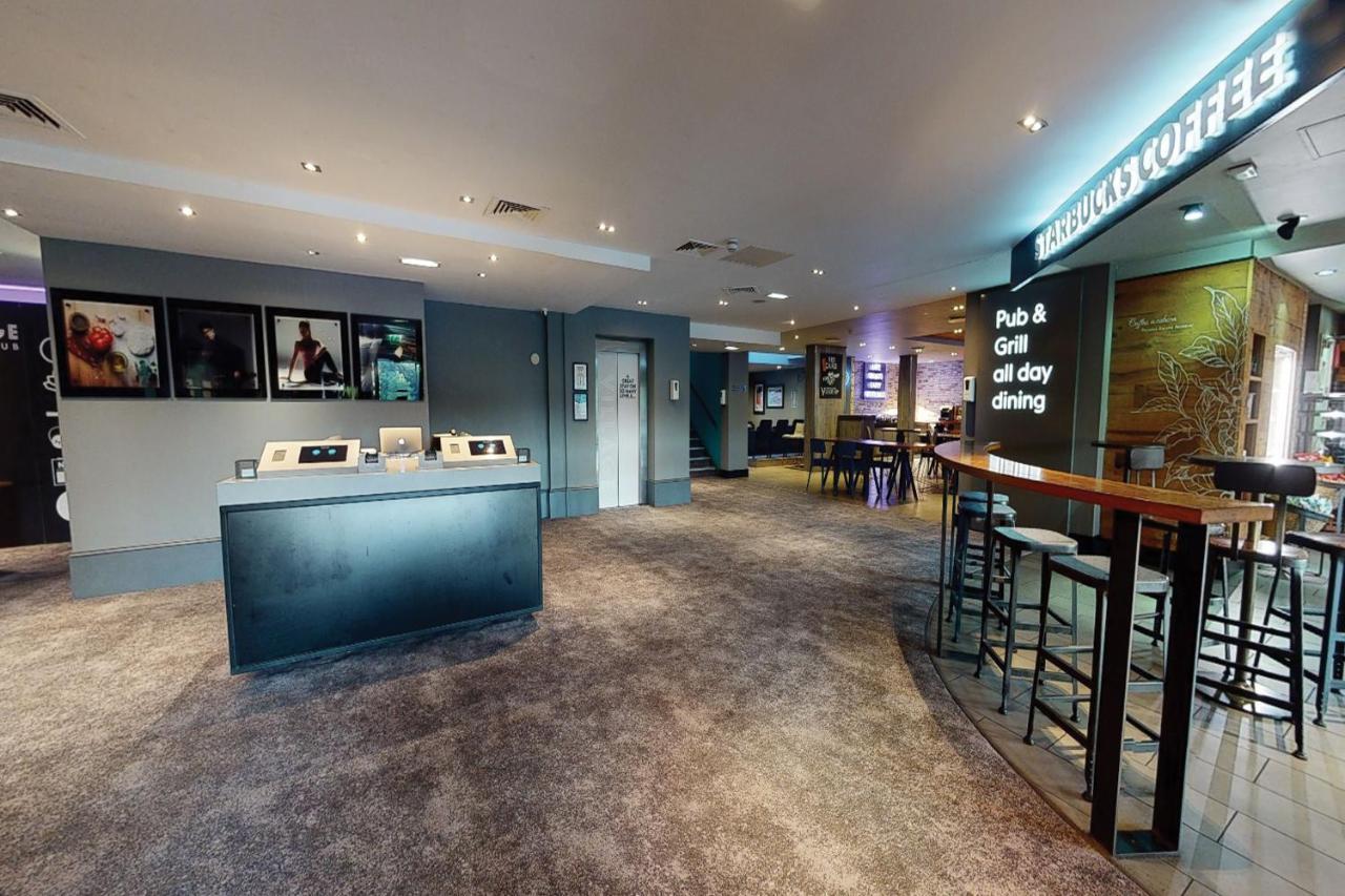 Village Hotel Manchester Bury Бери Экстерьер фото