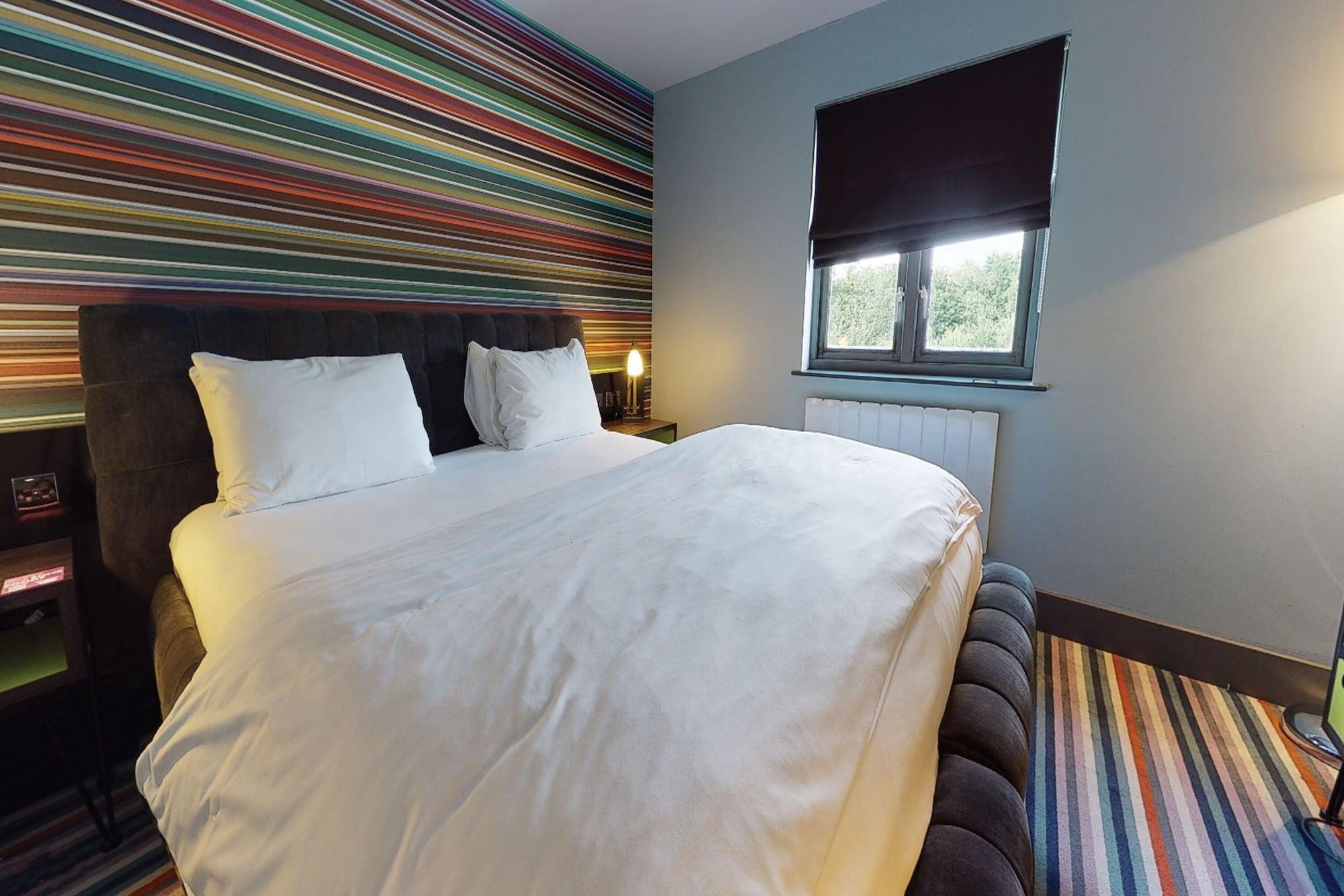 Village Hotel Manchester Bury Бери Экстерьер фото