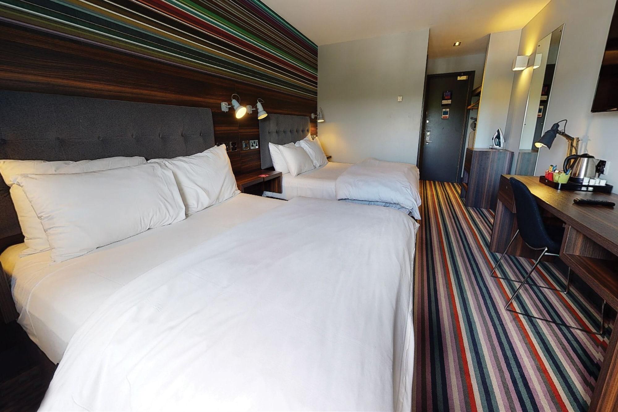 Village Hotel Manchester Bury Бери Экстерьер фото