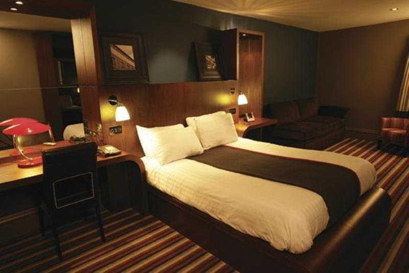 Village Hotel Manchester Bury Бери Номер фото