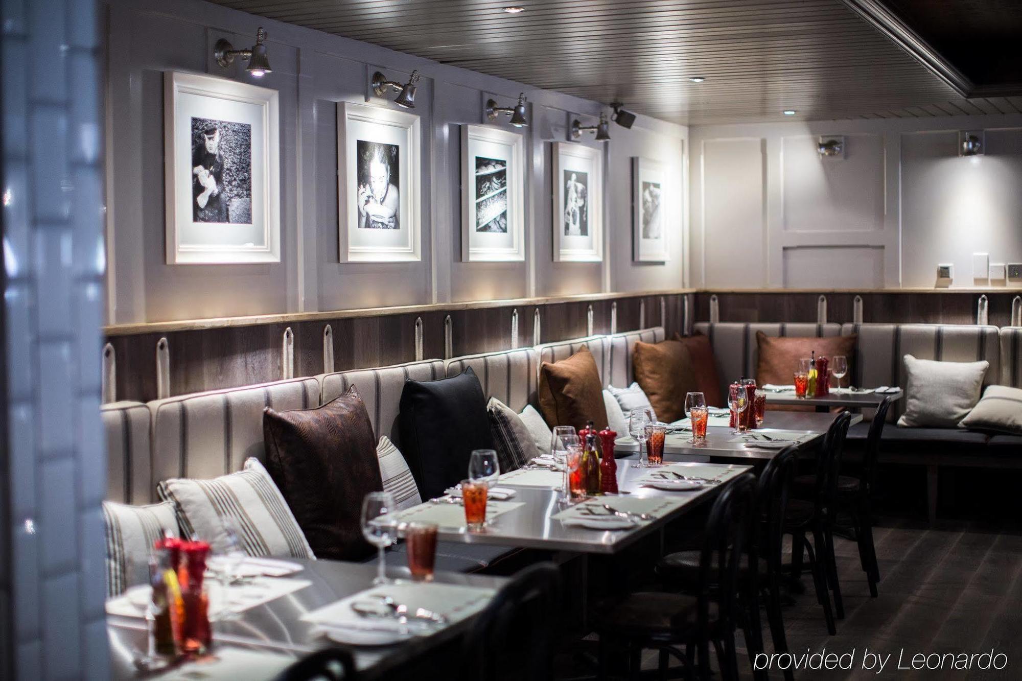 Village Hotel Manchester Bury Бери Экстерьер фото