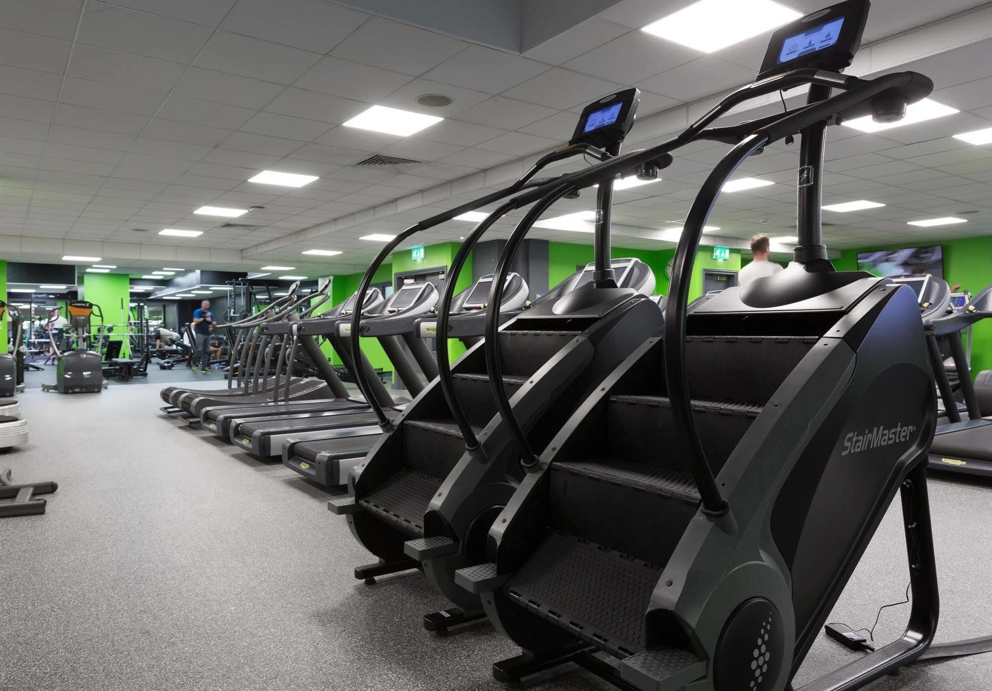 Village Hotel Manchester Bury Бери Экстерьер фото